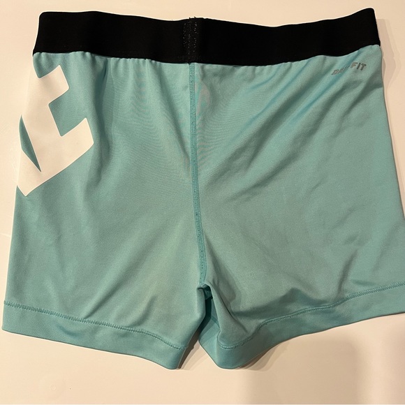 Nike Pro Training shorts Medium - Picture 3 of 8